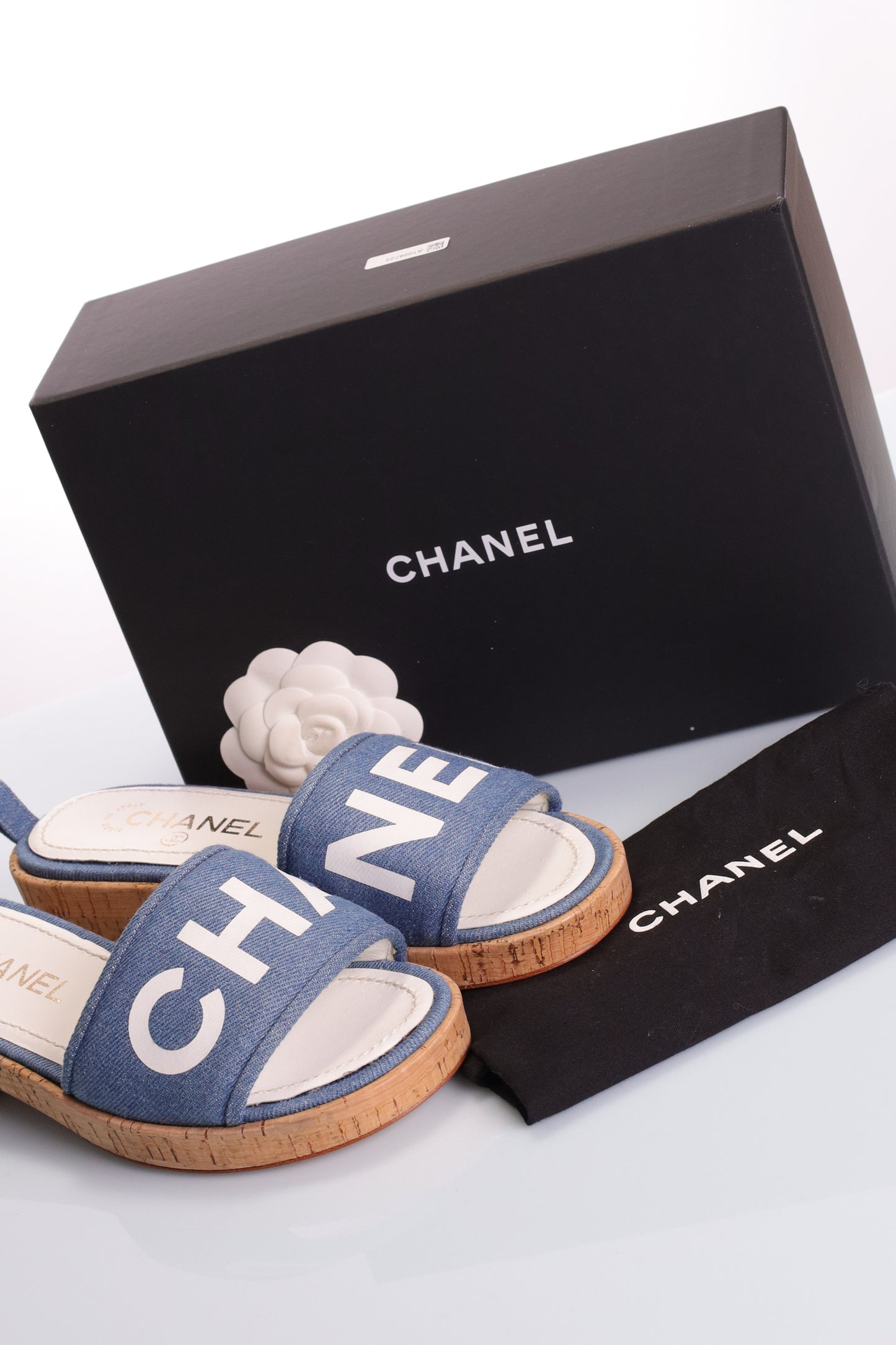 CHANEL PANTOLETTEN Gr. 37 CHA NEL Sandalen G34876 Mules