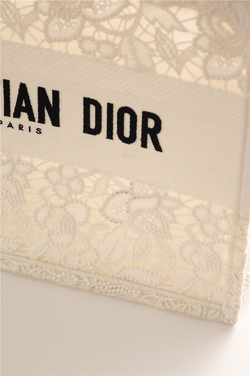 DIOR BOOK TOTE BAG D-LACE STICKEREI - LIMITED EDITION Mittelgroßes Modell