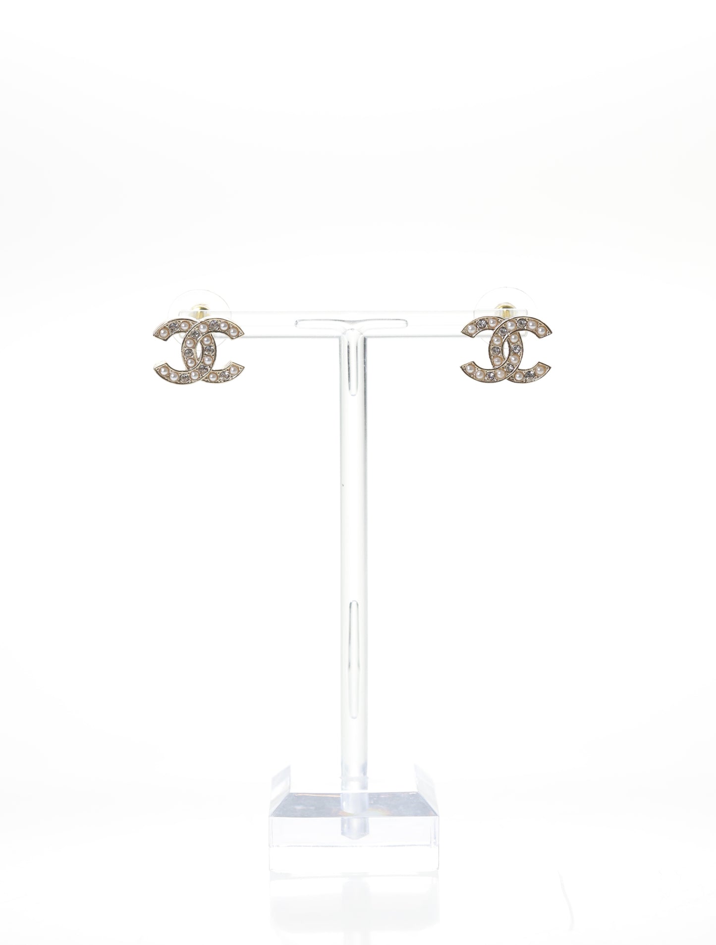 Orecchini CHANEL pendenti con grandi strass di perle CC