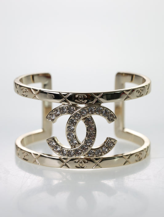Bracciale CHANEL bangle in oro con XXL CC