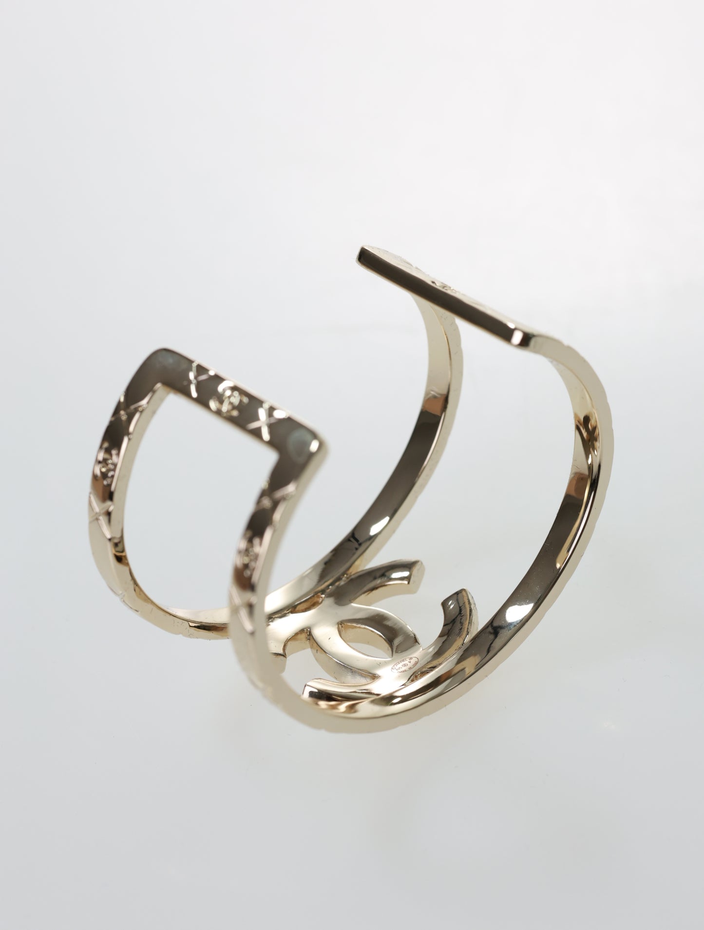CHANEL Armband Armspange Armreif Gold mit XXL CC