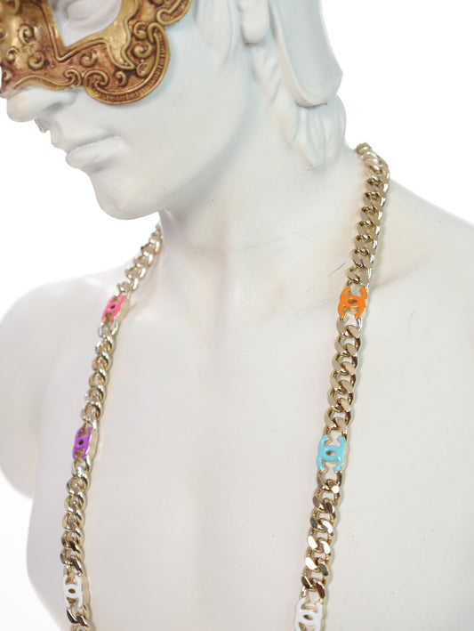 CHANEL Halskette mit farbigen CC Logos lang