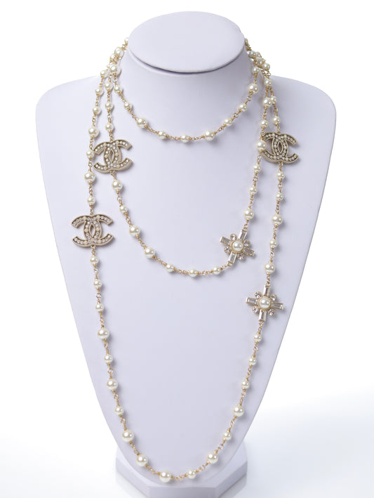 CHANEL Kette großes CC lange Halskette Gold mit Perlen