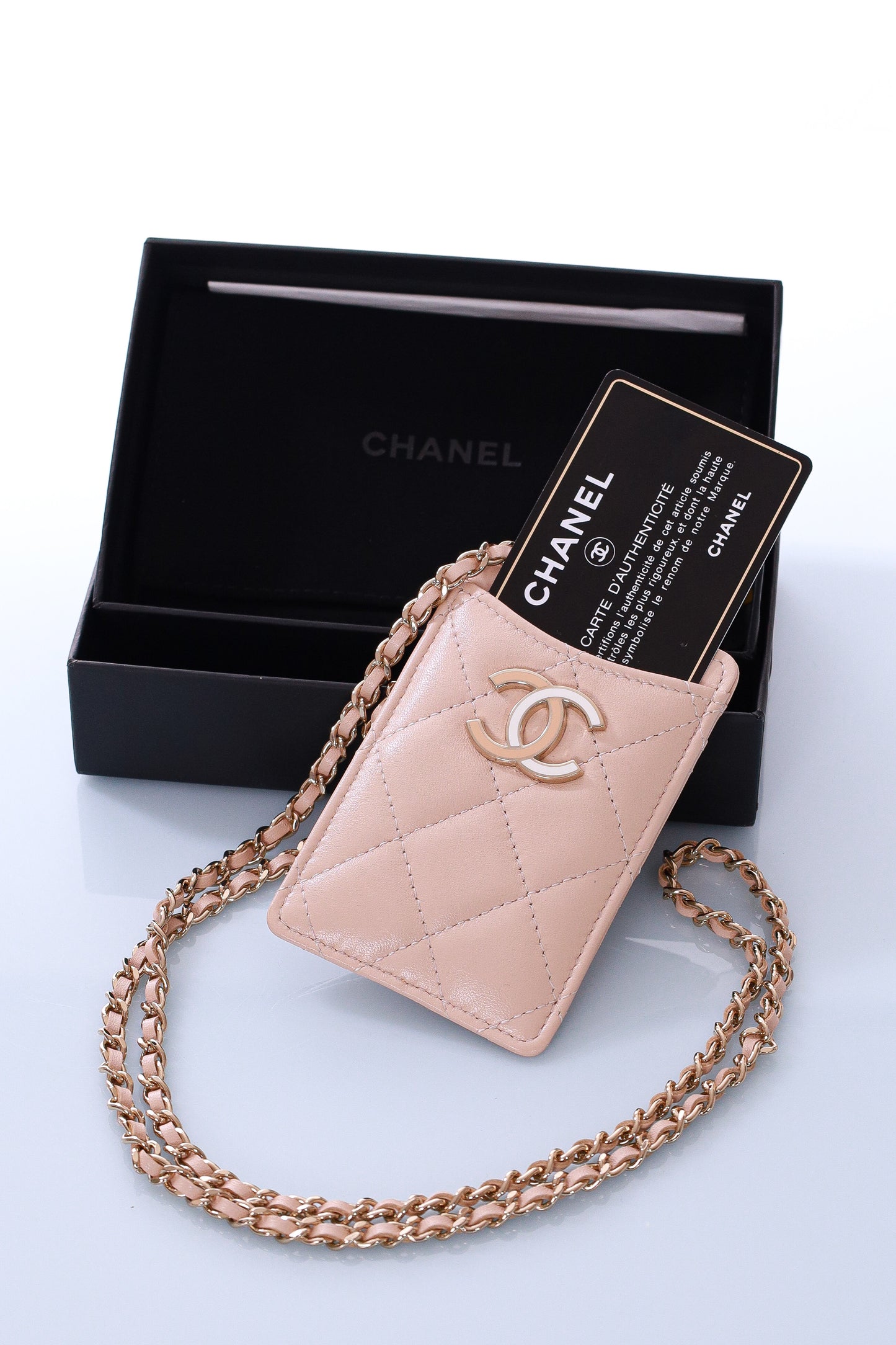 CHANEL credit card holder with chain lamb leather NEW cream