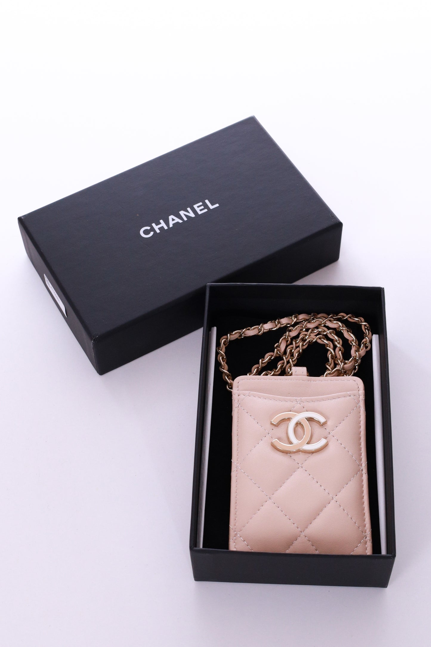 CHANEL credit card holder with chain lamb leather NEW cream