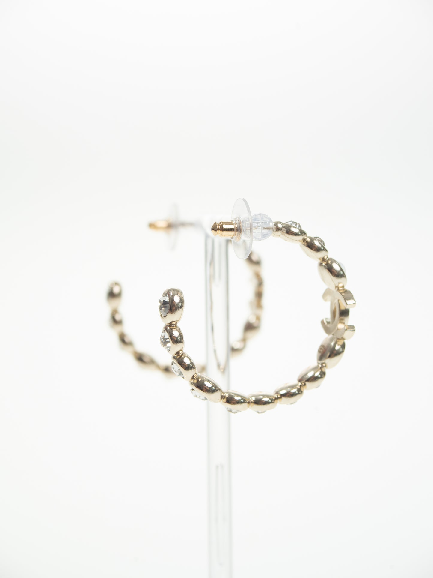 CHANEL Ohrringe Kreolen Creolen Stecker CC Gold Strass