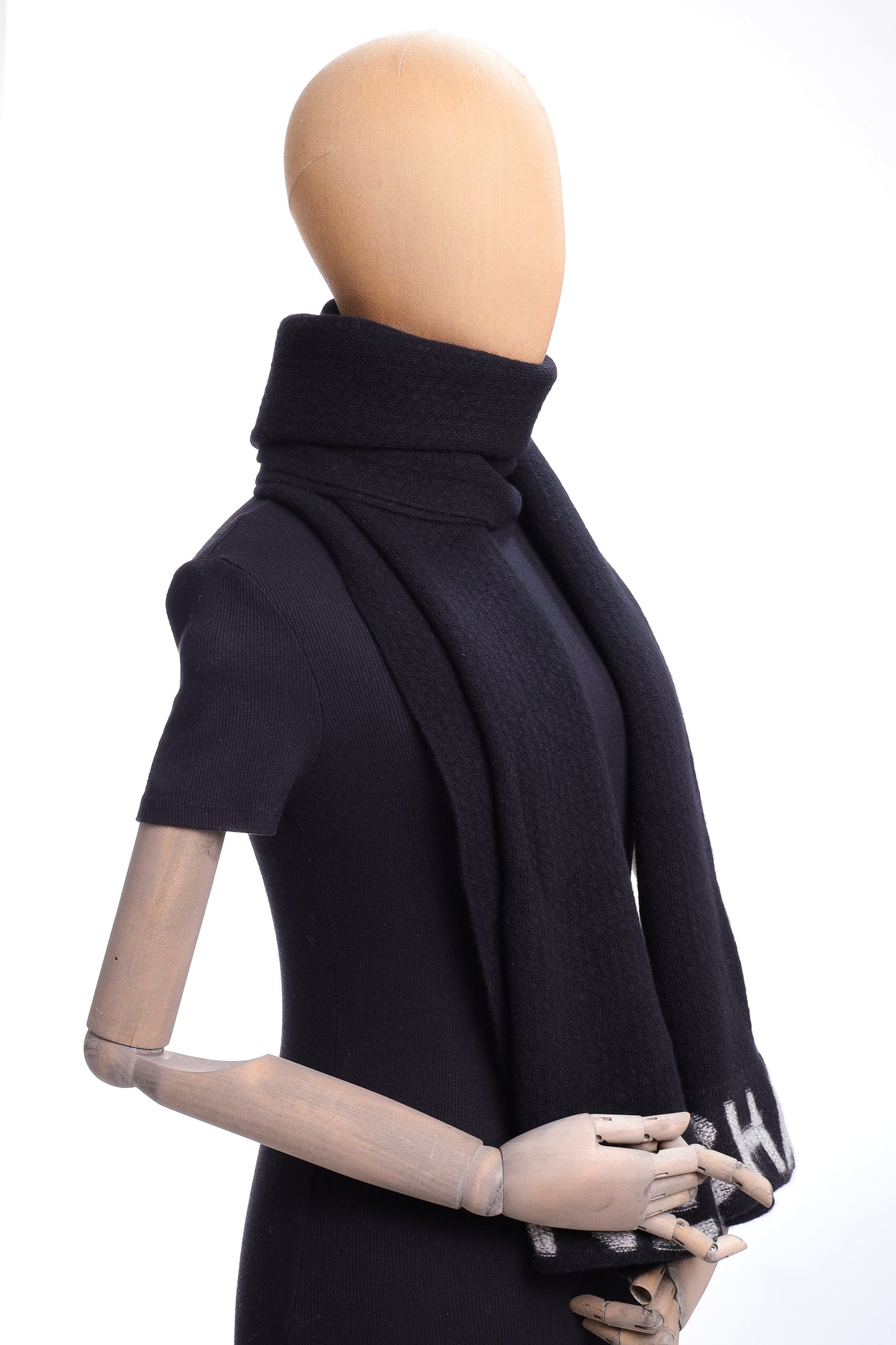 CHANEL scarf collection 2021 cashmere wool AA6881 B03320