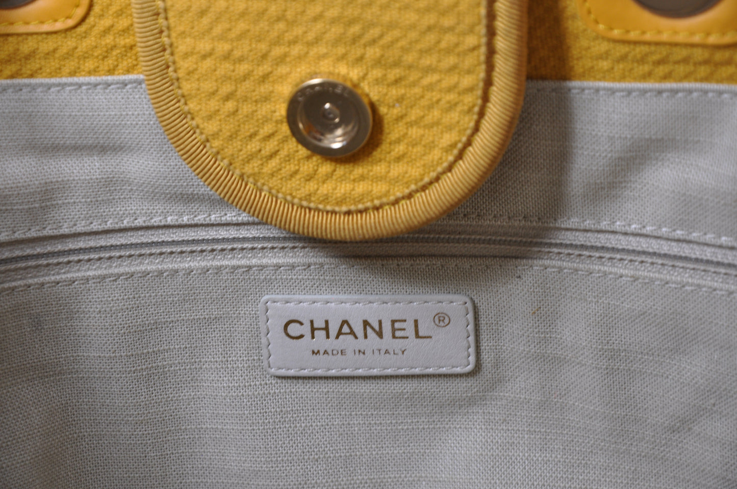 CHANEL DEAUVILLE Shopper Large Size Gelb Safran mit Pochette A66941B07300