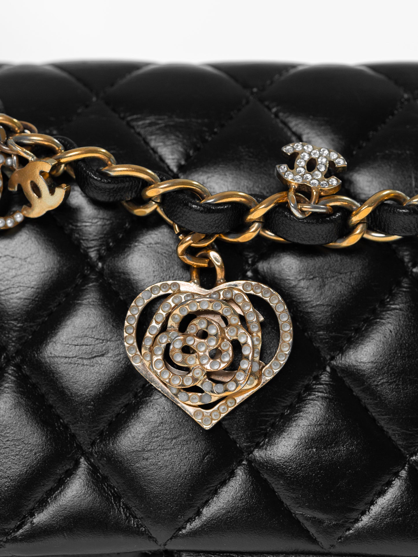 Borsa con patta rosa Timeless media CHANEL in agnello