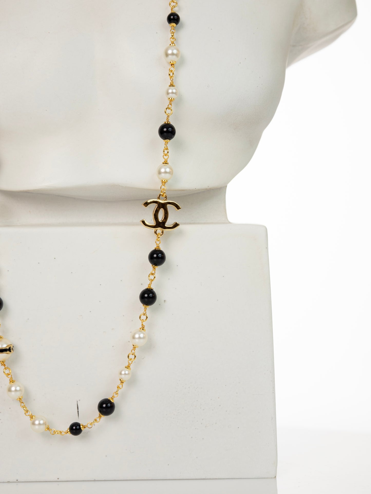 CHANEL lange Halskette Kette CC Perlen Strass Perlenkette
