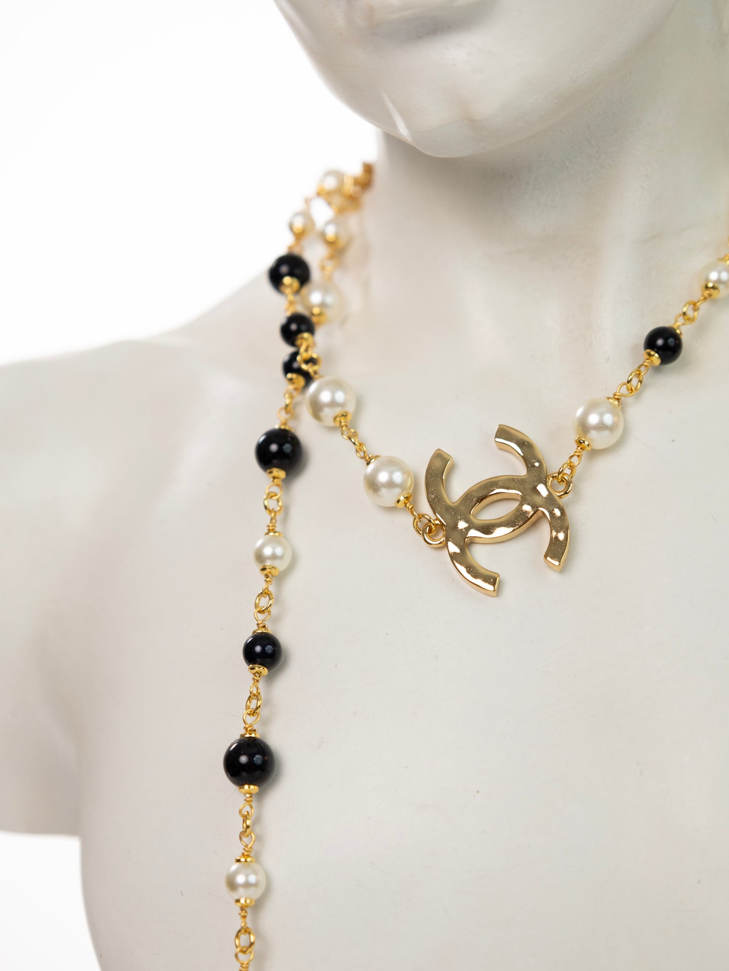CHANEL lange Halskette Kette CC Perlen Strass Perlenkette