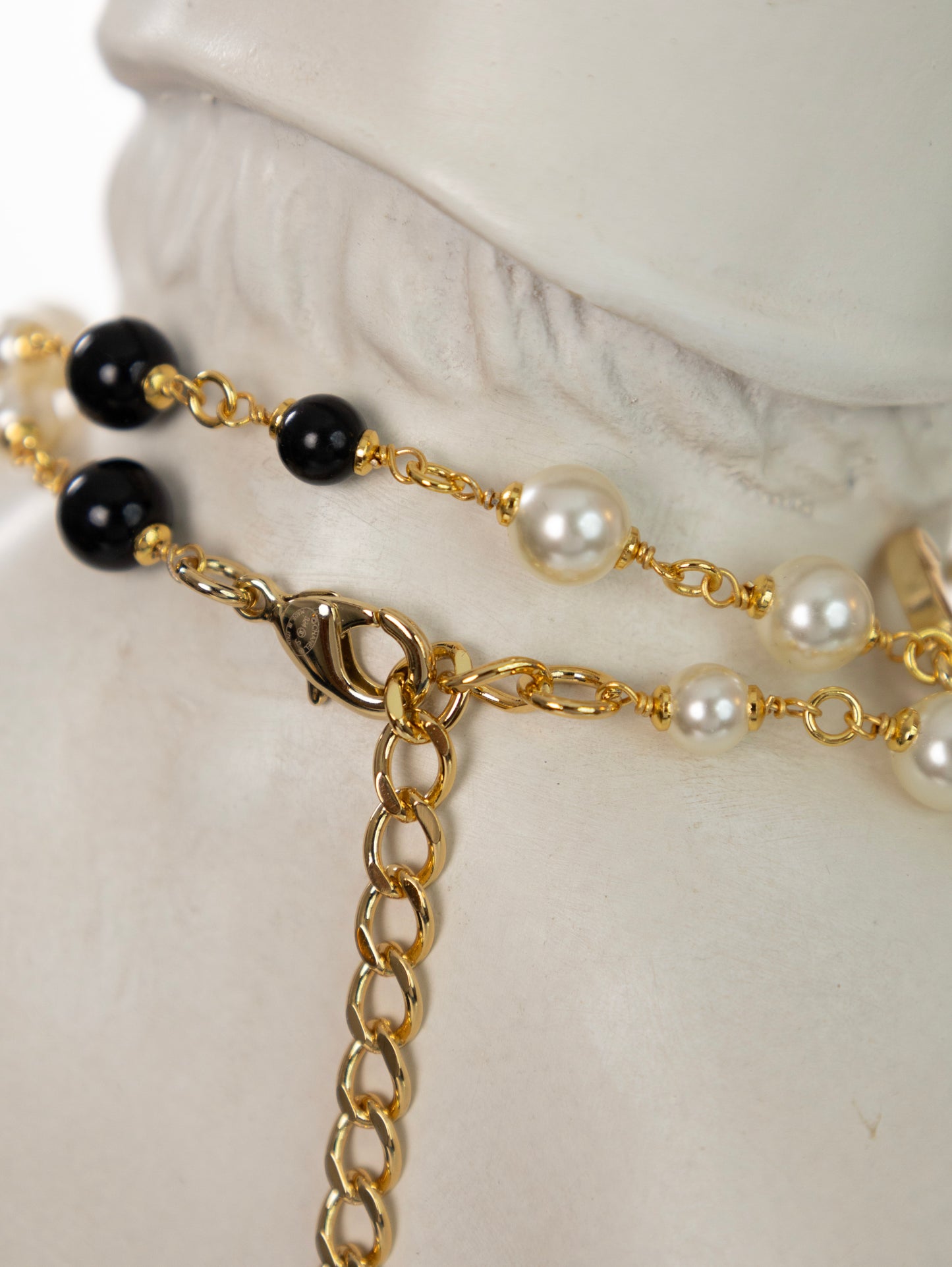 CHANEL lange Halskette Kette CC Perlen Strass Perlenkette