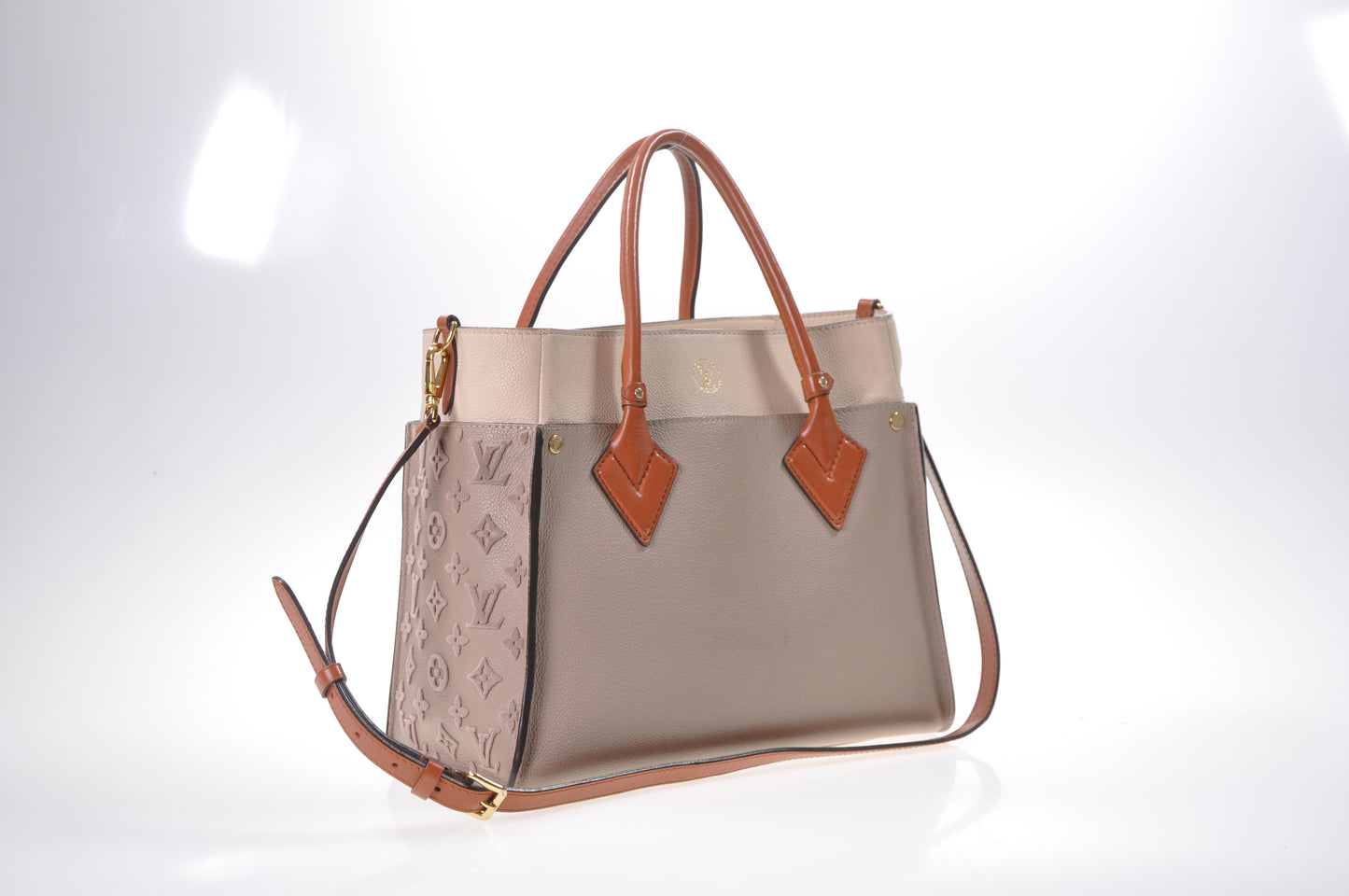 LOUIS VUITTON On My Side MM Leder Taupe/Creme/Braun geflockt