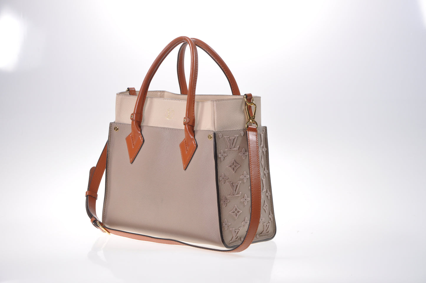 LOUIS VUITTON On My Side MM Leder Taupe/Creme/Braun geflockt
