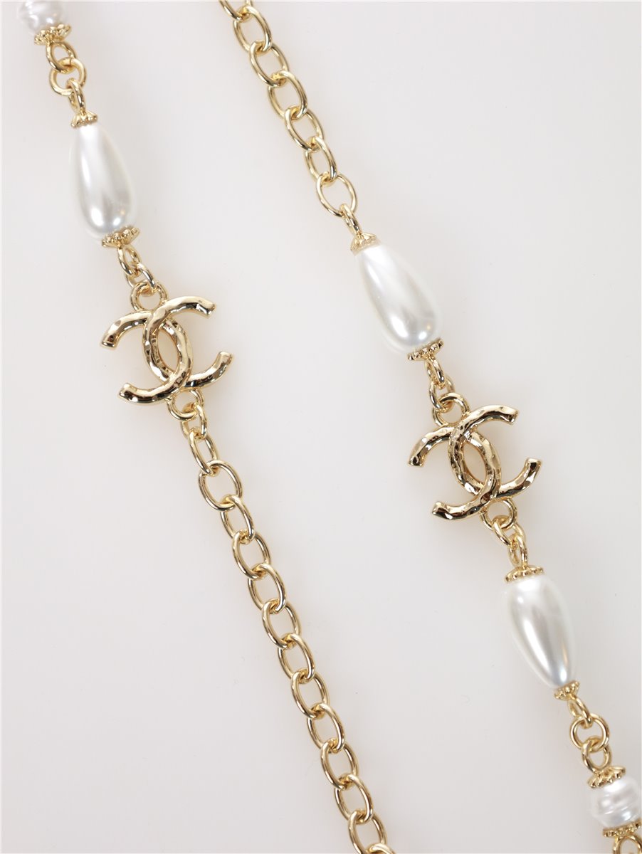 CHANEL Kette CC lange Halskette Gold mit Perlen