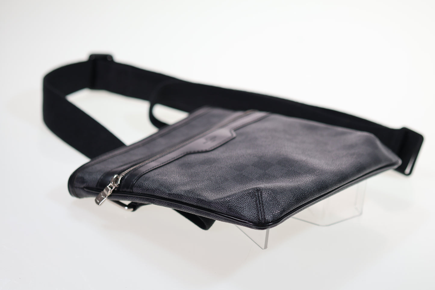 LOUIS VUITTON Thomas Graphite Damier Bag Cross-over-bag