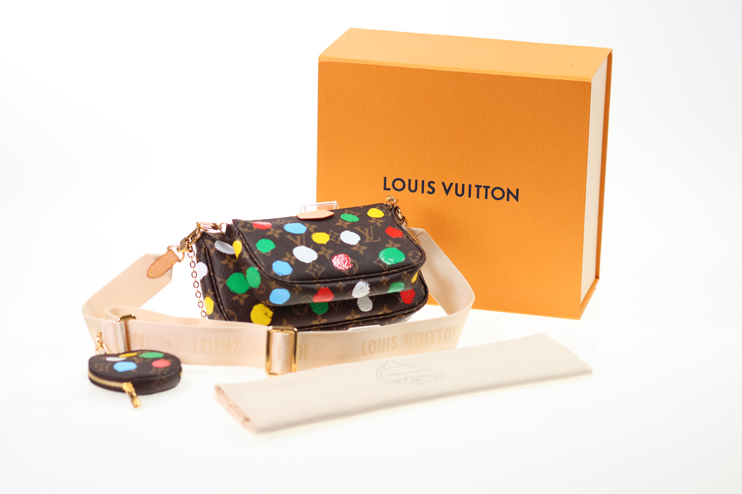 LOUIS VUITTON x Yayoi Kusama MULTI POCHETTE M46385 limited Edition