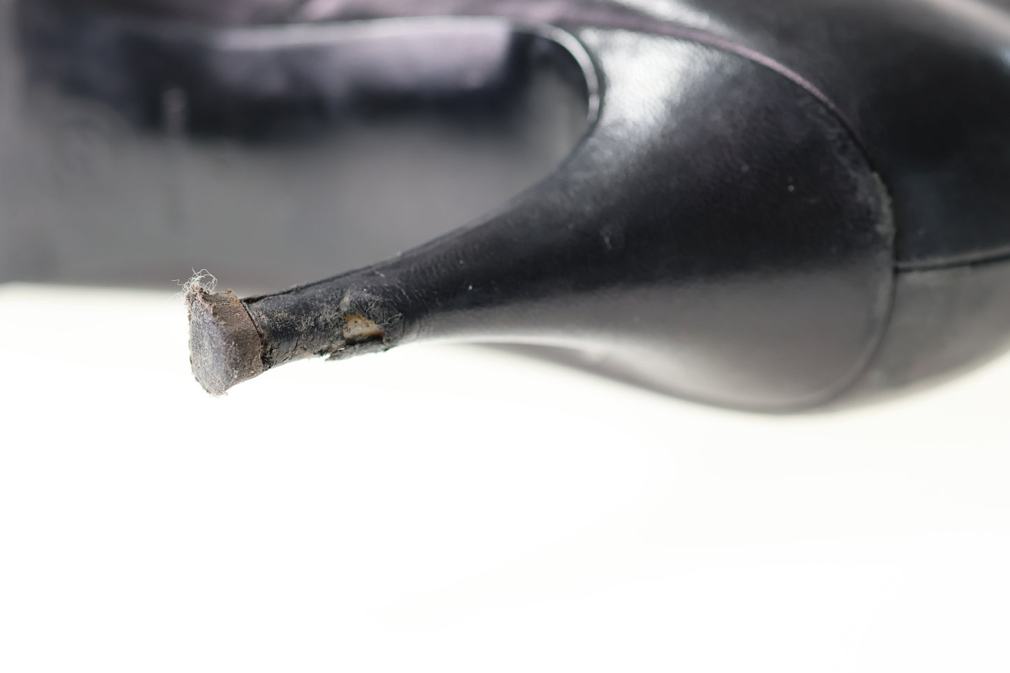 CHANEL Black Quilted Boots Stiefel Gr. 40/41 CC Lambskin Spitz Kette