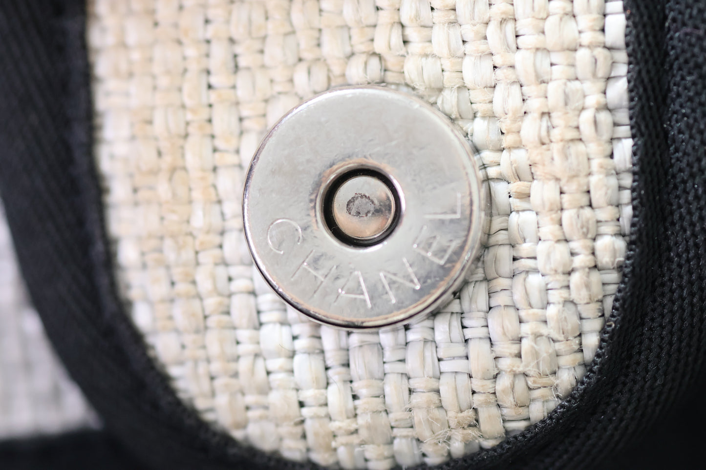 CHANEL DEAUVILLE A66939 Shoppingbag Small Tote Bag Grau