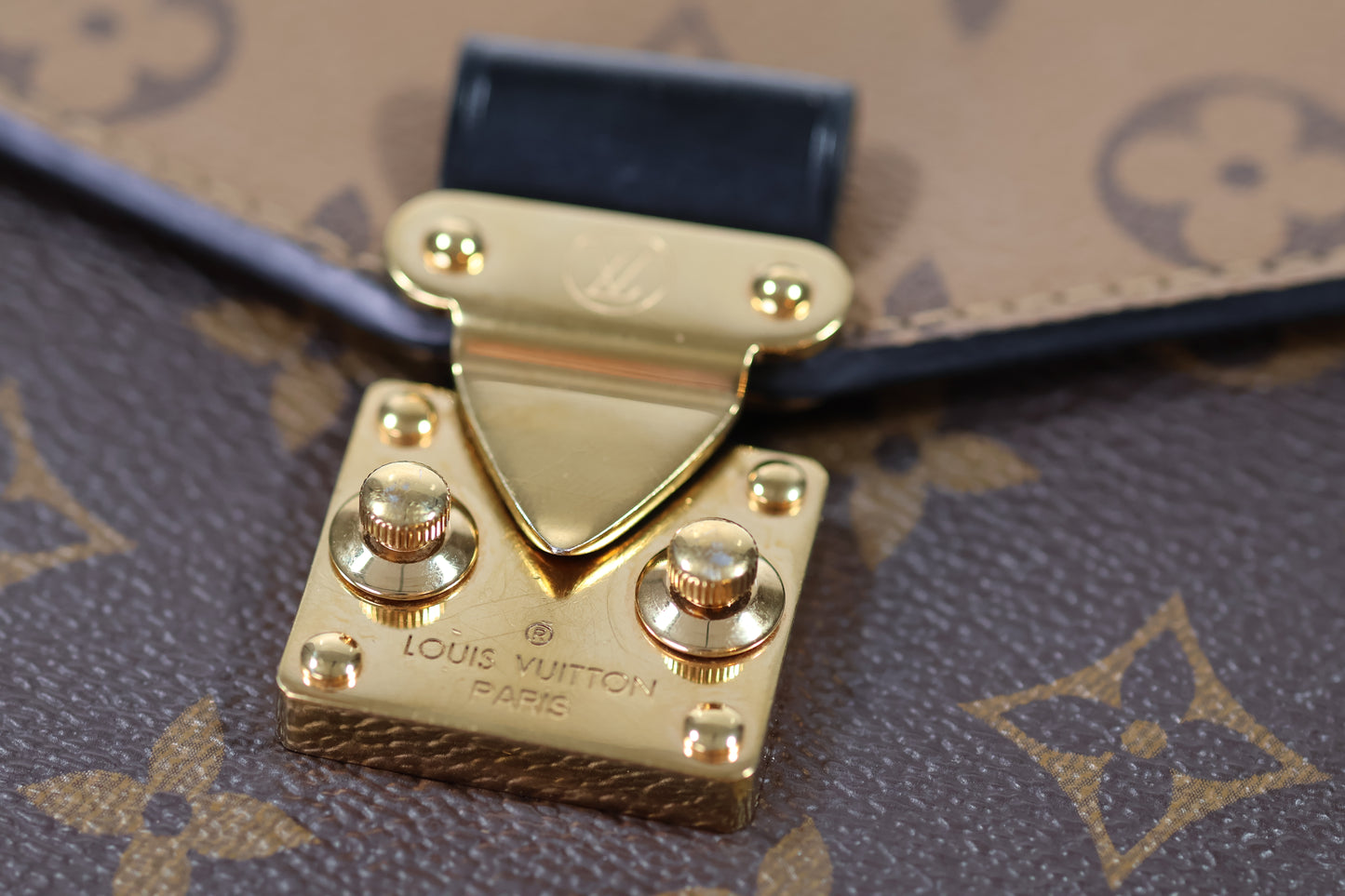 LOUIS VUITTON Pochette Metis M44876 Monogram Reverse
