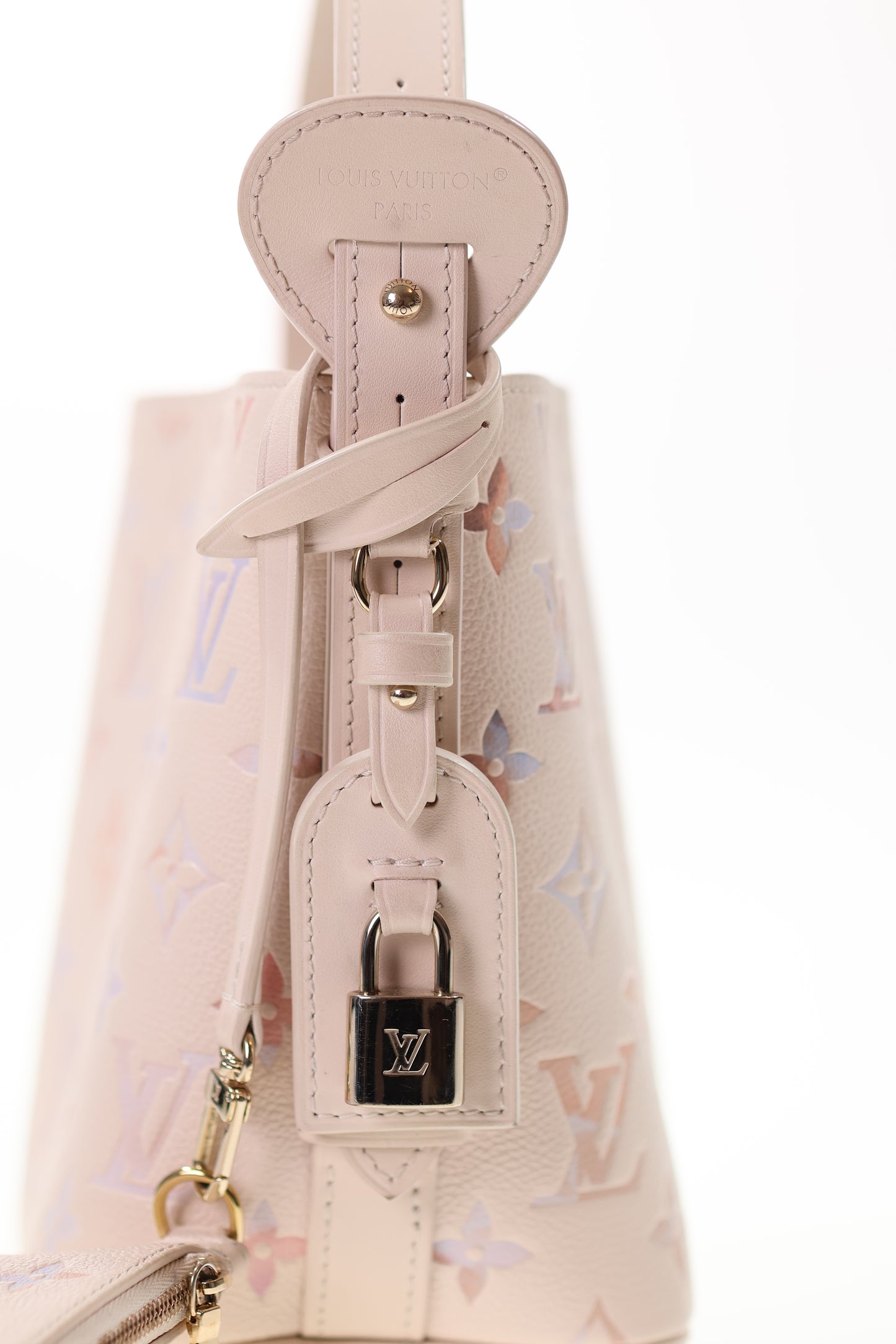 LOUIS VUITTON All In BB Monogram Empreinte Leder Dream Cream M25673