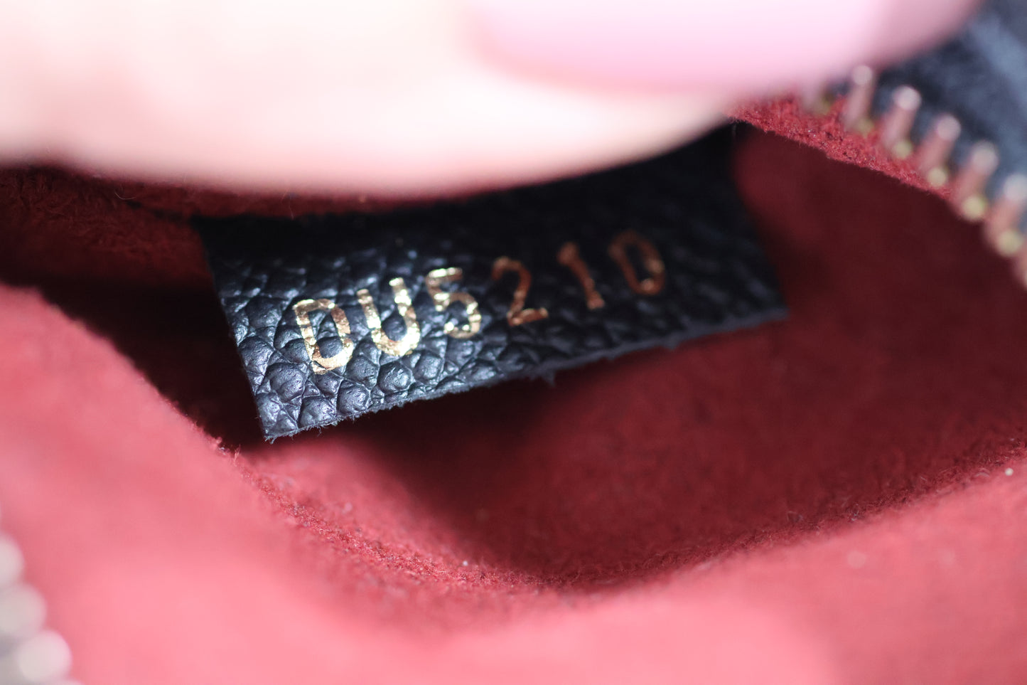 LOUIS VUITTON Pochette Metis Empreinte Bicolor FULLSET Schwarz