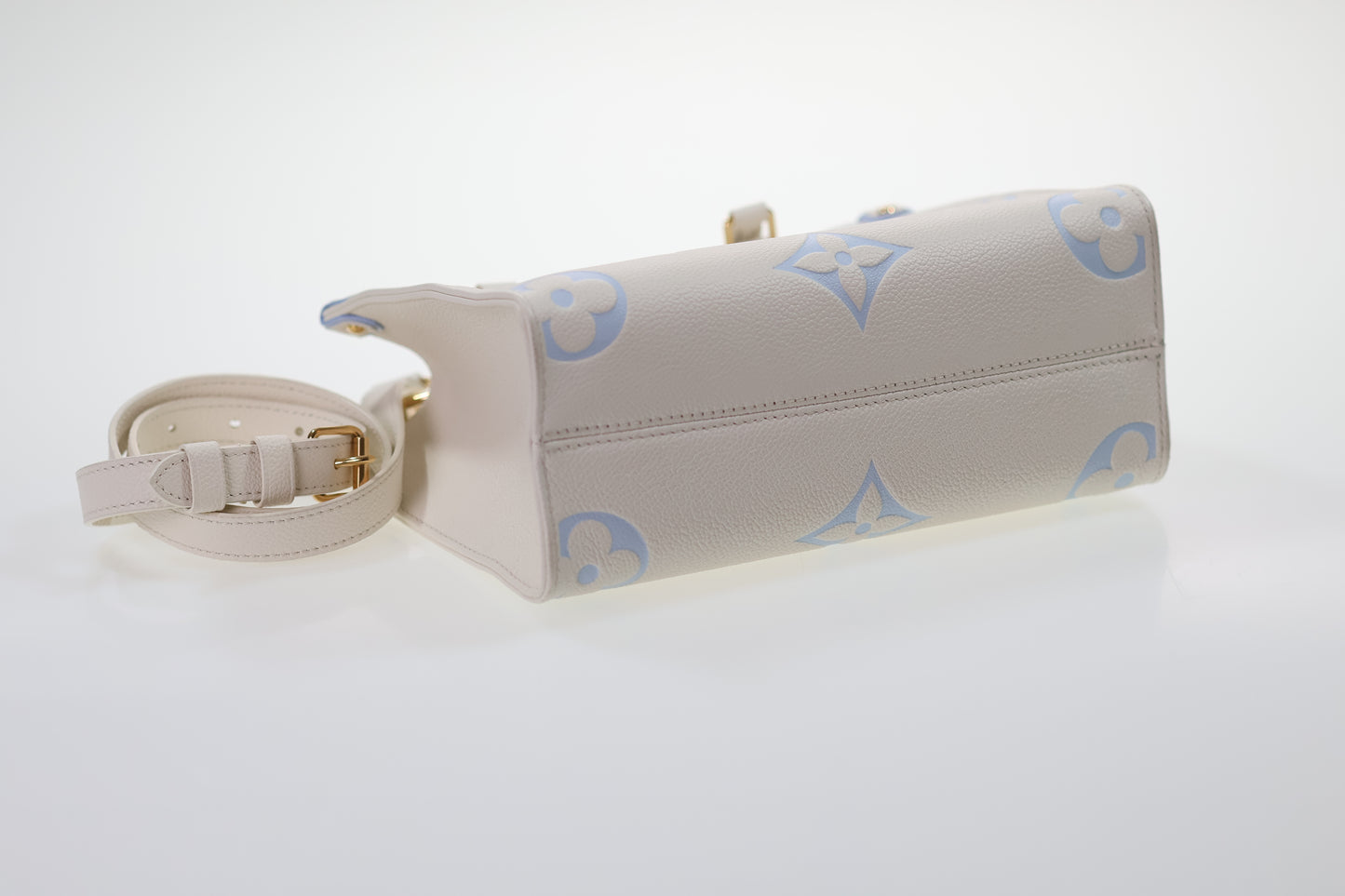 LOUIS VUITTON OnTheGo PM Empreinte Creme / Blue Giant Monogram
