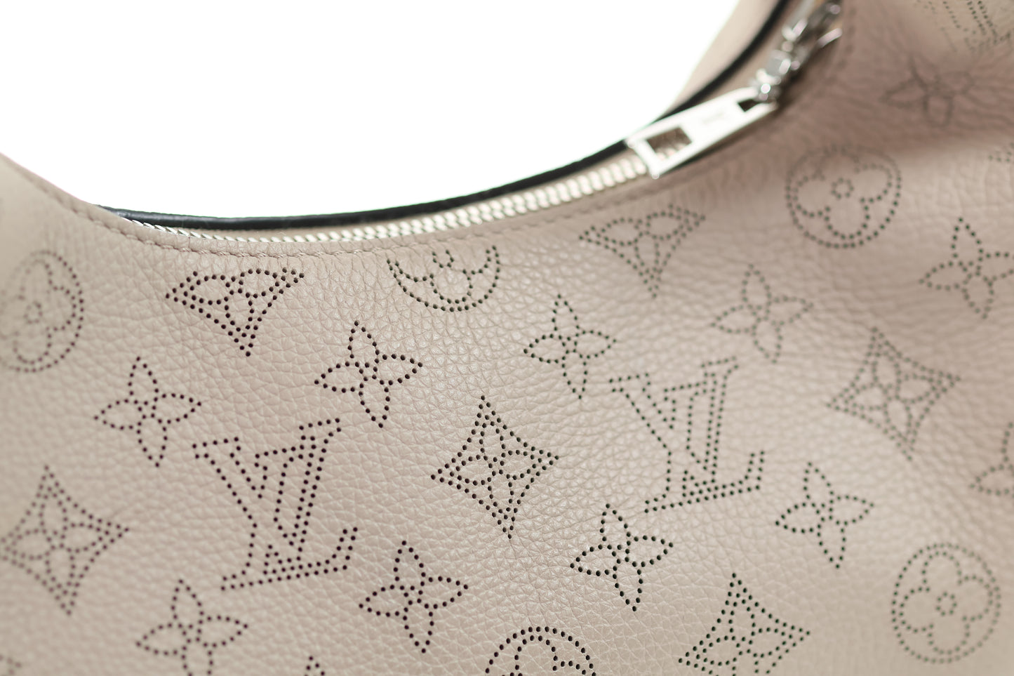 LOUIS VUITTON Perché Nodo PM Mahina Noir M20703