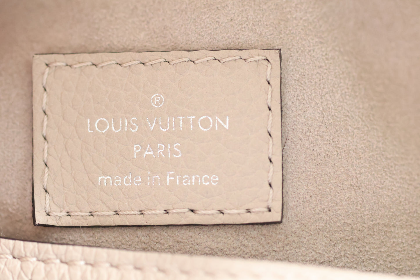 LOUIS VUITTON Perché Nodo PM Mahina Noir M20703