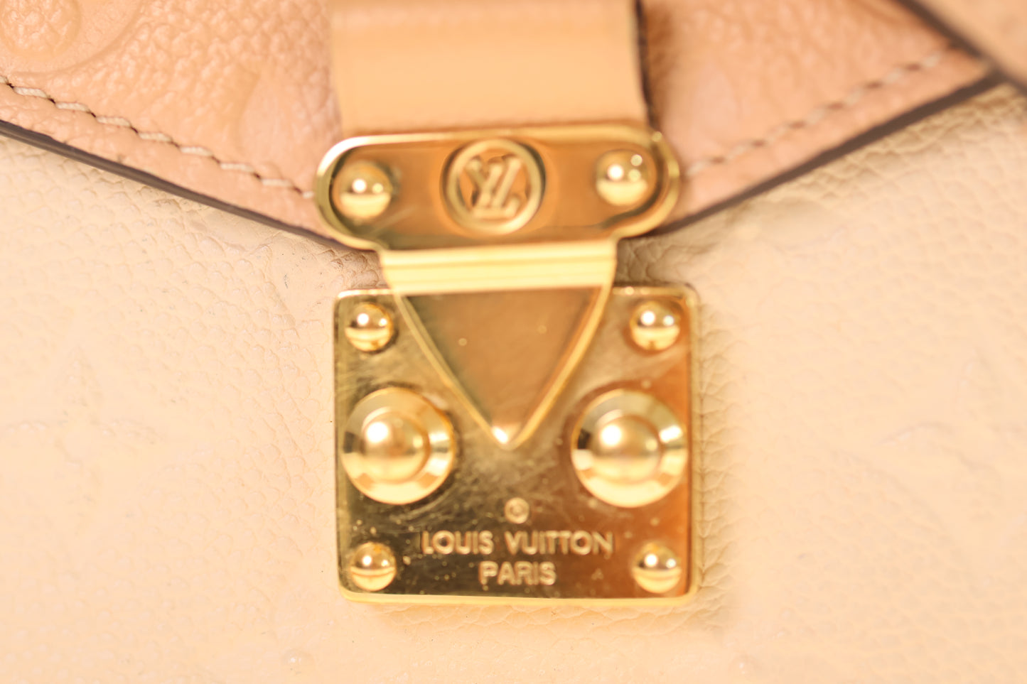 LOUIS VUITTON Pochette Metis Empreinte traumhafte Farbkombination