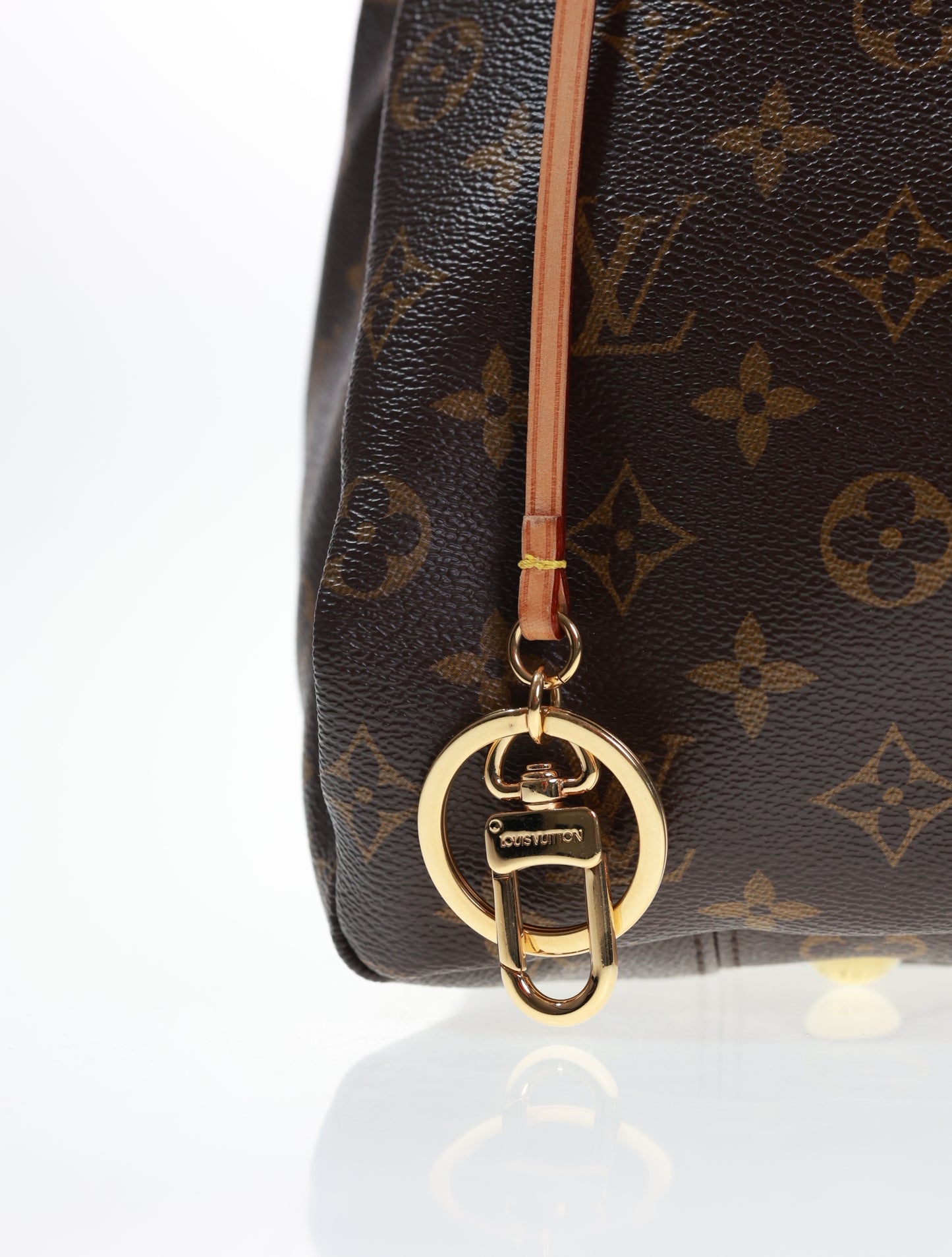LOUIS VUITTON Artsy MM Monogram
