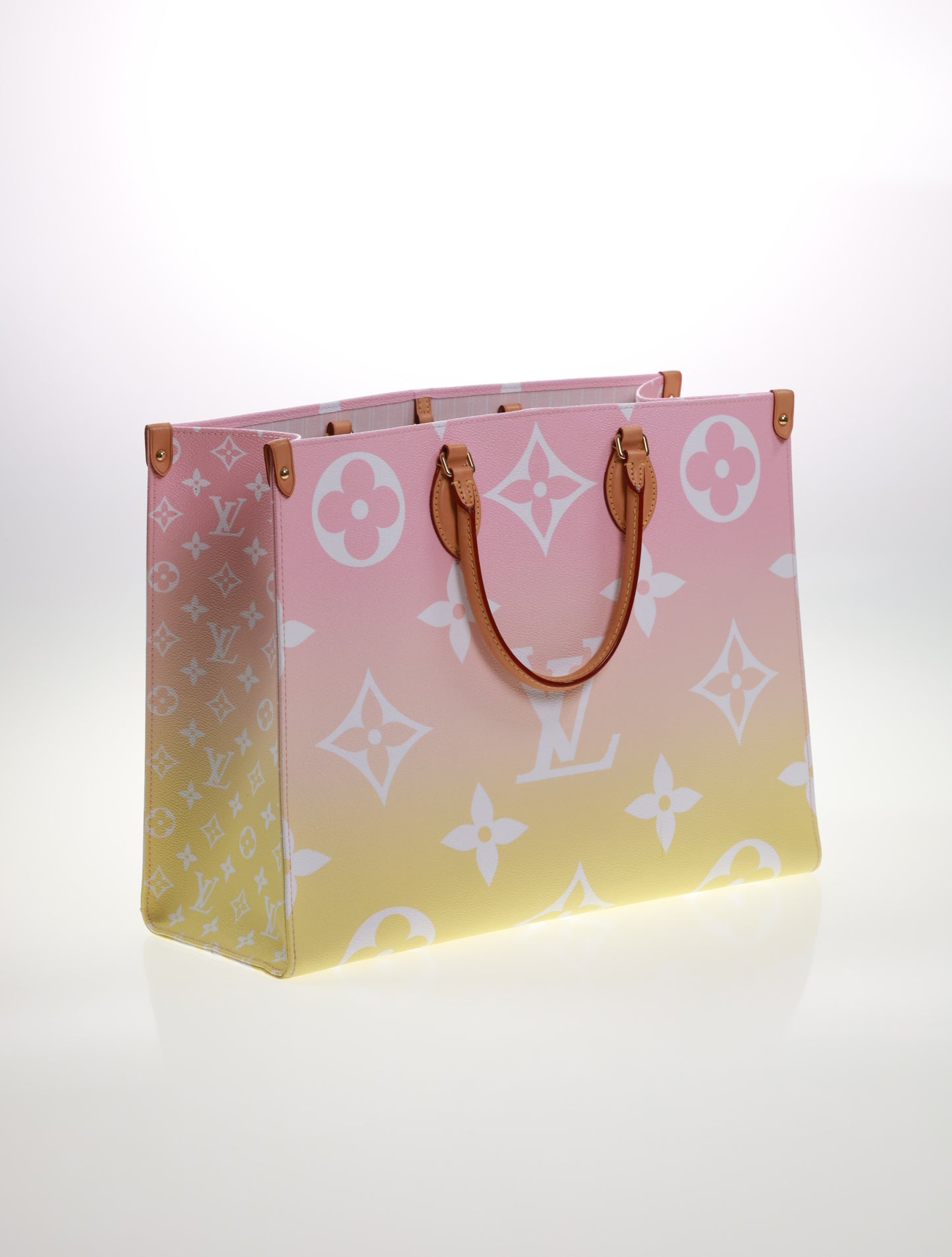 LOUIS VUITTON ONTHEGO GM ROSE BY THE POOL