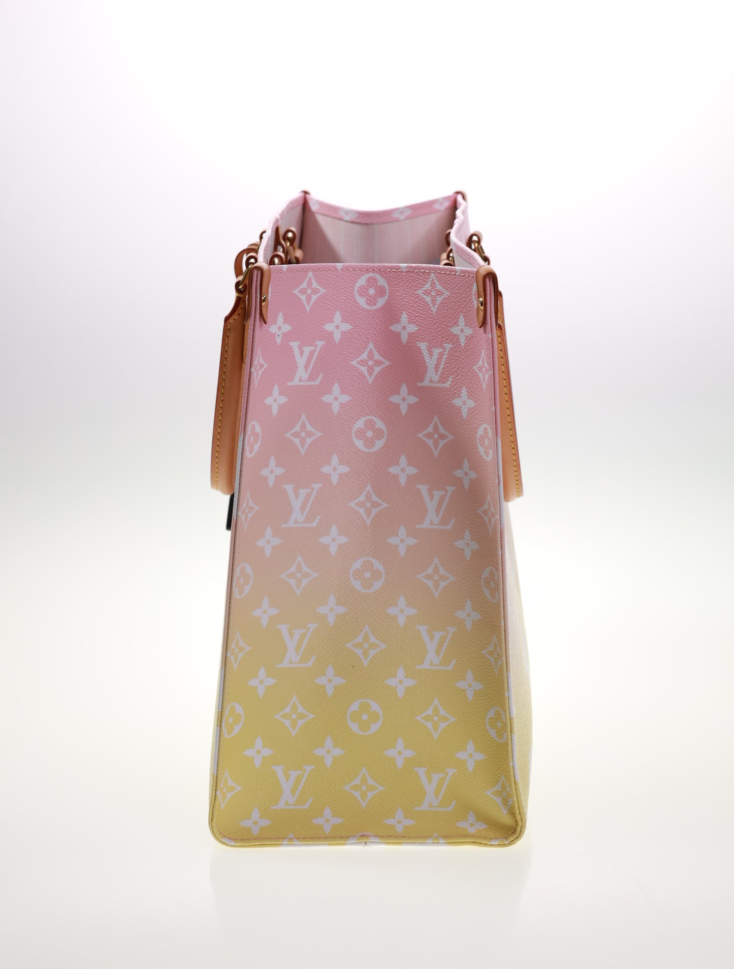 LOUIS VUITTON ONTHEGO GM ROSE BY THE POOL