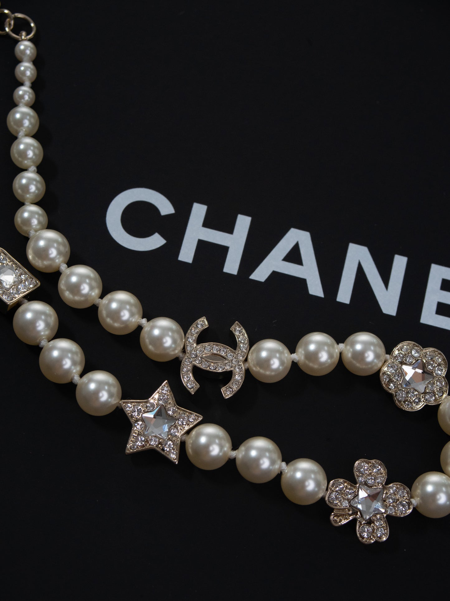 CHANEL Perlenkette CC Halskette Strass Collier Stern Blume Flacon