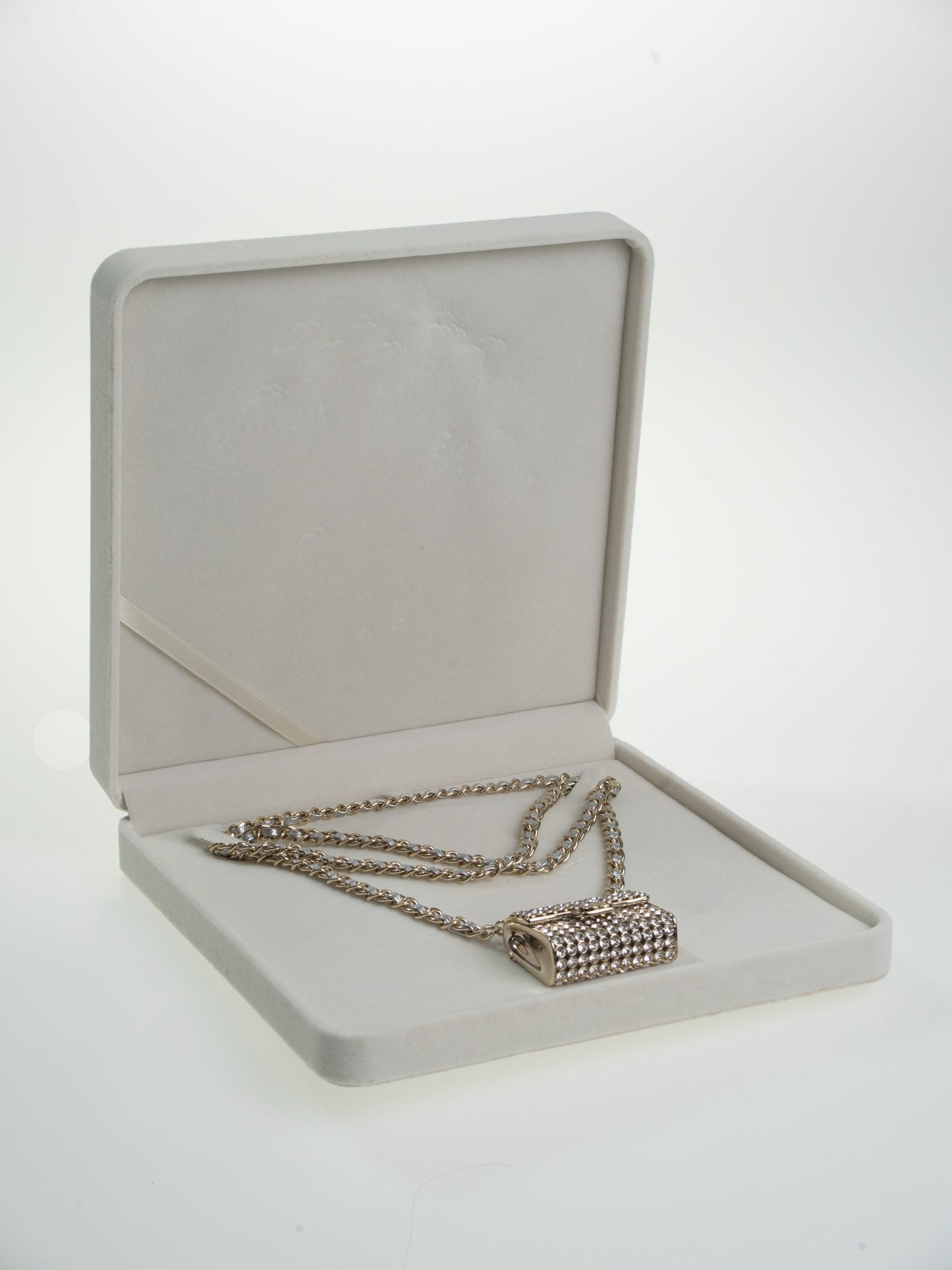 CHANEL lange Halskette mit Anhänger mit Strass Tasche Silber