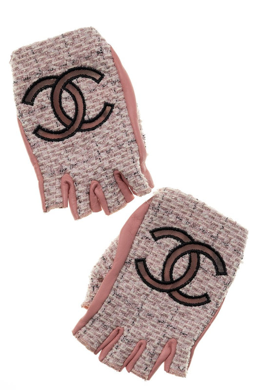 CHANEL leather gloves CC Gloves size 7.5 fingerless